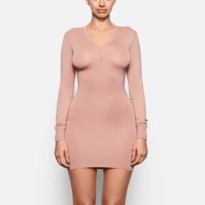 SKIMS SLEEP HENLEY DRESS LIMITED EDITION: SIENNA XS